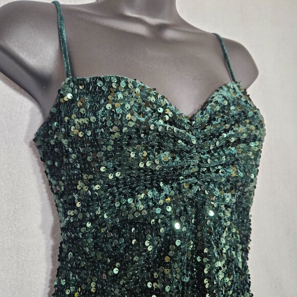 The Christmas Party Dress Green Velour Sequined Stretch Sz Medium Mini Coctail - Picture 7 of 7
